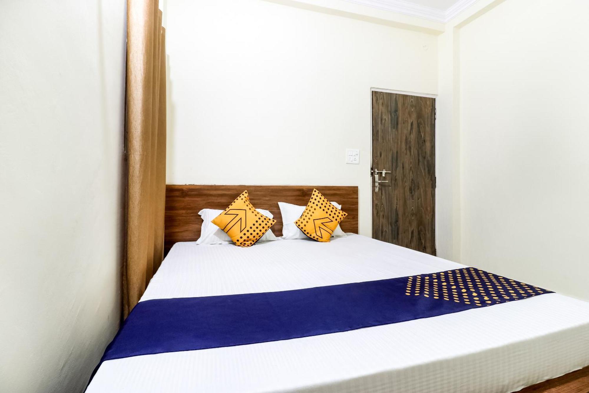 Oyo 40073 Yash Homestay Samarda Kaliāsot Eksteriør bilde