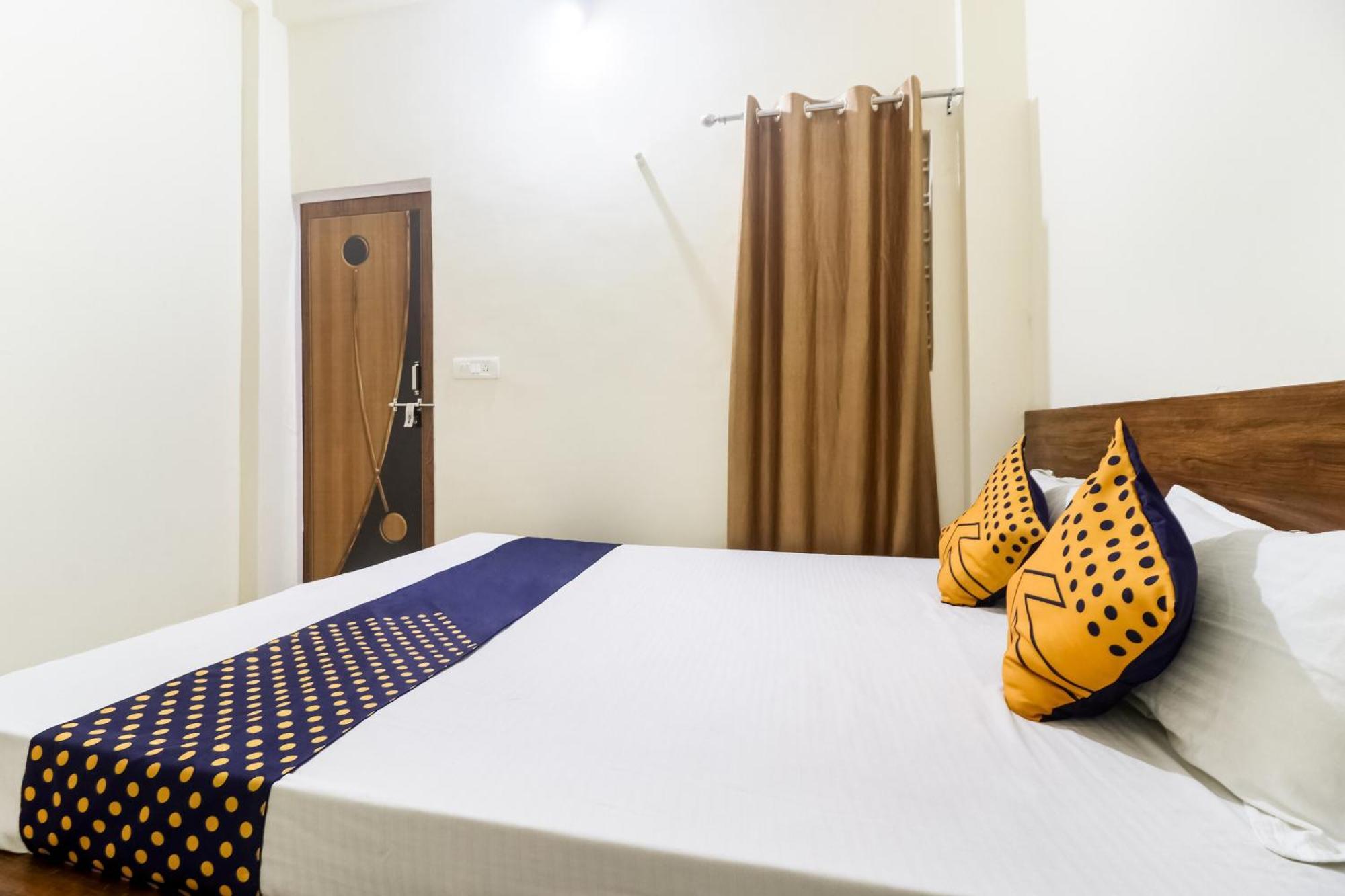 Oyo 40073 Yash Homestay Samarda Kaliāsot Eksteriør bilde