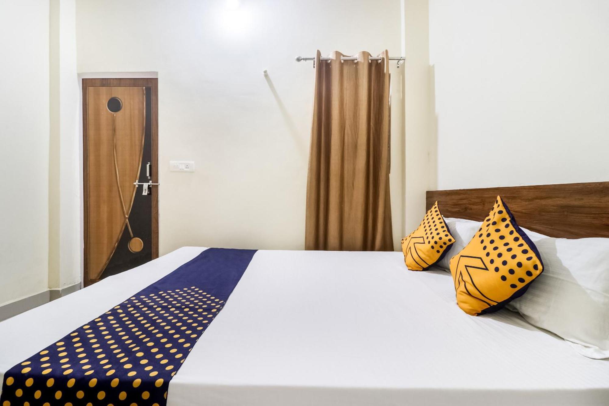 Oyo 40073 Yash Homestay Samarda Kaliāsot Eksteriør bilde